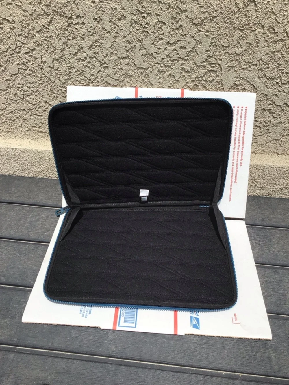 Thule computer case cover great used conditions